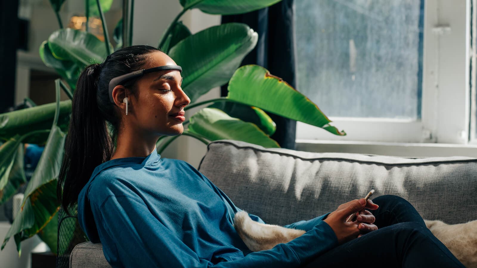 Ten Advantages of Engaging in Blindfold Meditation